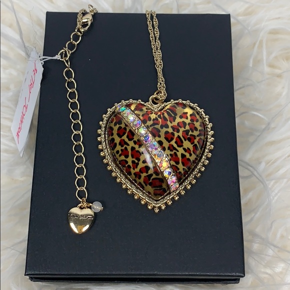 Betsey Johnson Necklace - Picture 3 of 7